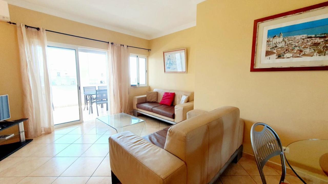 Quarteira Beach Vacation: 2Br Steps To The Sand Kültér fotó